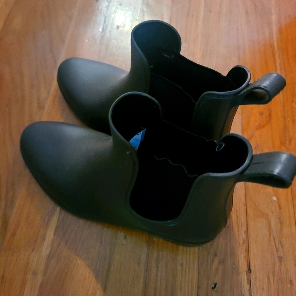 Rain boots